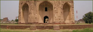 GHF in the field - Click here for Asif Khan Tomb