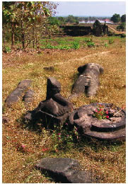 Wat Phu Statue